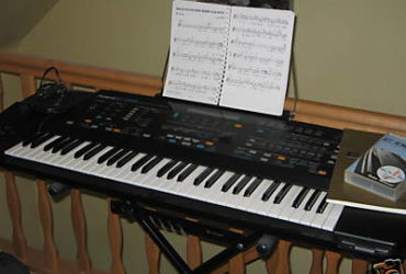 Keyboard Roland E 86 Synthetiseur instruments de musique