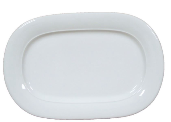 Assiette ovale en porcelaine blanche .