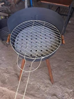Barbecue rond 3 pieds