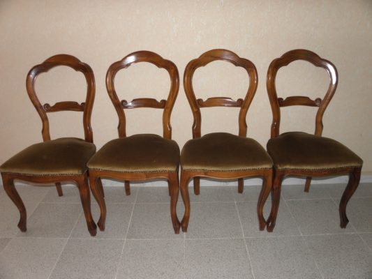 4 chaises anciennes de style Louis Philippe / 4 كراسي عتيقة على طراز لويس فيليب