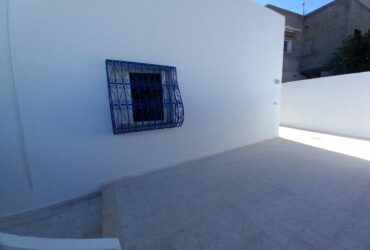 A vendre Villa plain-pied rénovée à neuf avec studio à Al Madina Jadida 2.